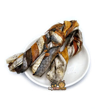 Load image into Gallery viewer, Mackerel Skin Twist- Big Little Paws Singapore Dog Treats

